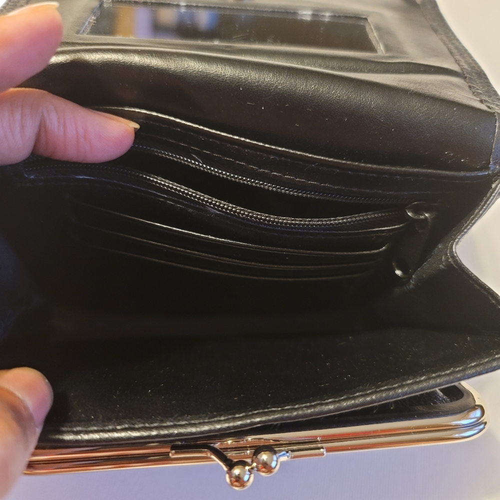 Buxton Wallet - Picture 9 of 11